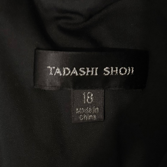 Tadashi Shoji black and lace dress. 18 - Picture 7 of 8